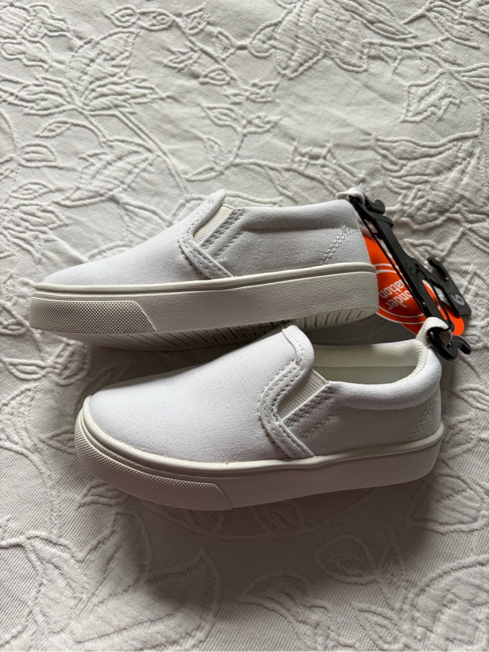 Kids Slip-On Canvas Sneakers in White wonder nation toddler 9 new